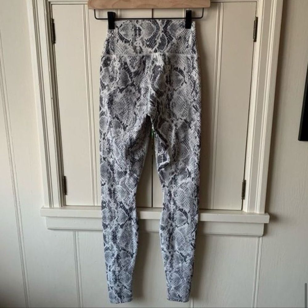 Alo | Snake Print High Rise Leggings XS - Picture 4 of 4